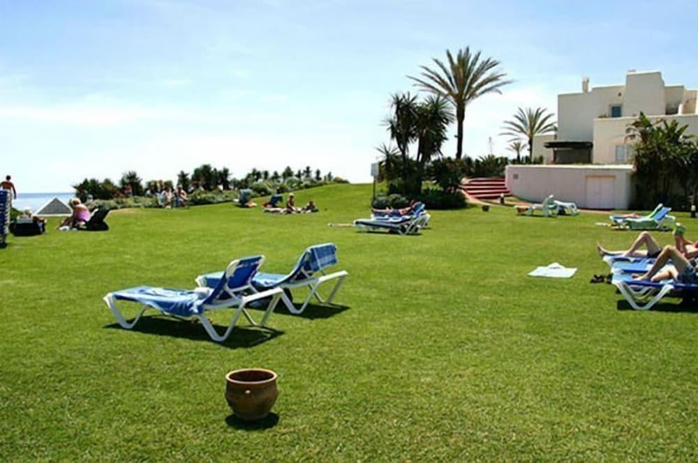 Villacana Playa - Property Grounds