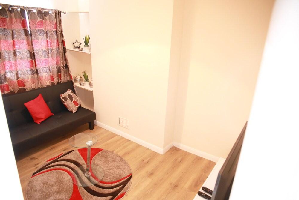 Canning Town Cozy one Bedroom Apartment - Room