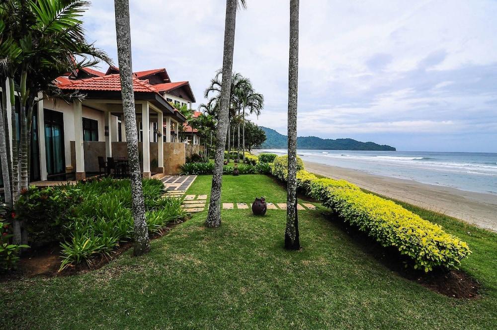 Borneo Beach Villas - Room