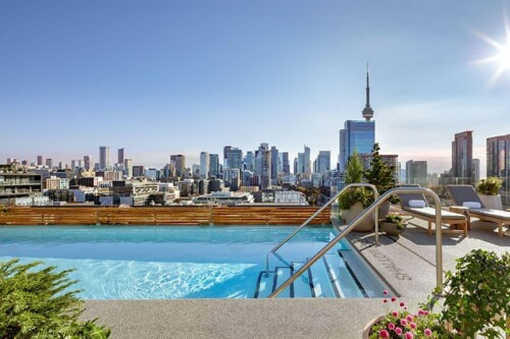 1 هوتل تورونتو - Outdoor Pool