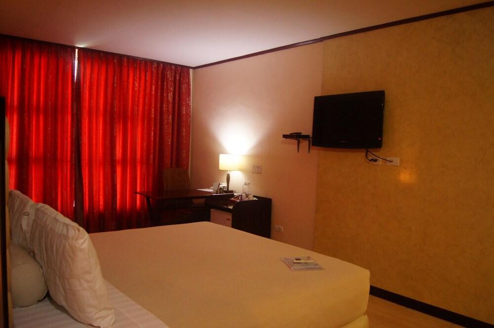 Dulcinea Hotel and Suites - Room