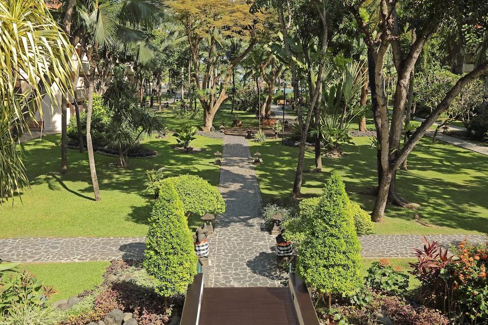 Bintang Bali Resort - Property Grounds