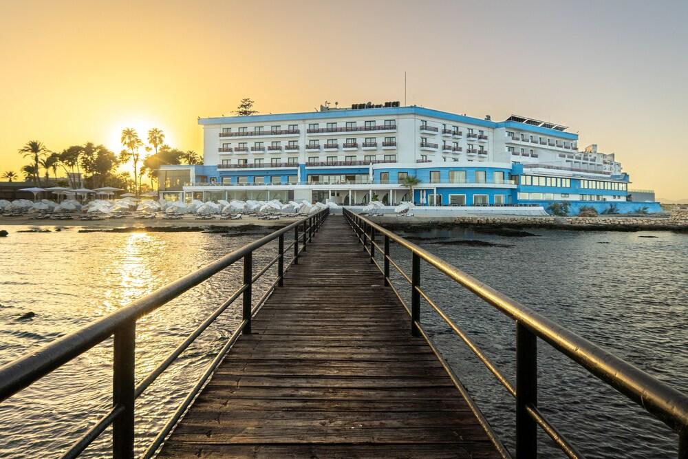 Arkin Palm Beach Hotel - Featured Image