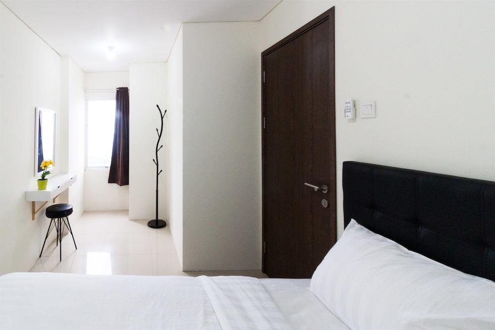 2 Bedrooms Apartment with Ancol Sea View By Travelio - null