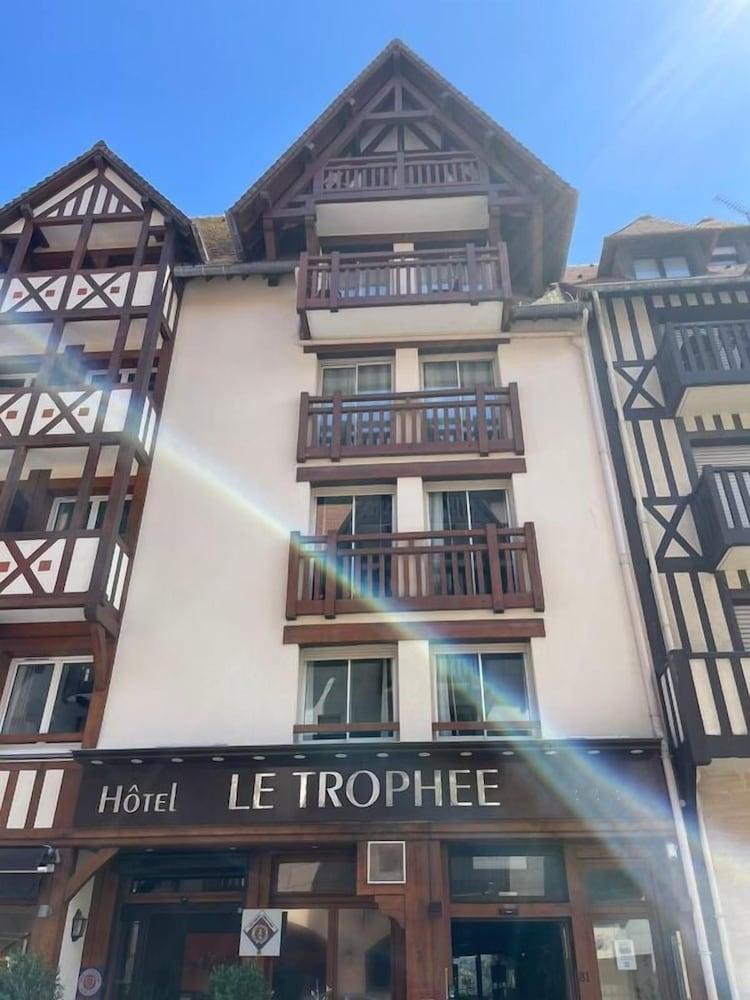 Le Trophée By M Hôtel & Spa - Featured Image