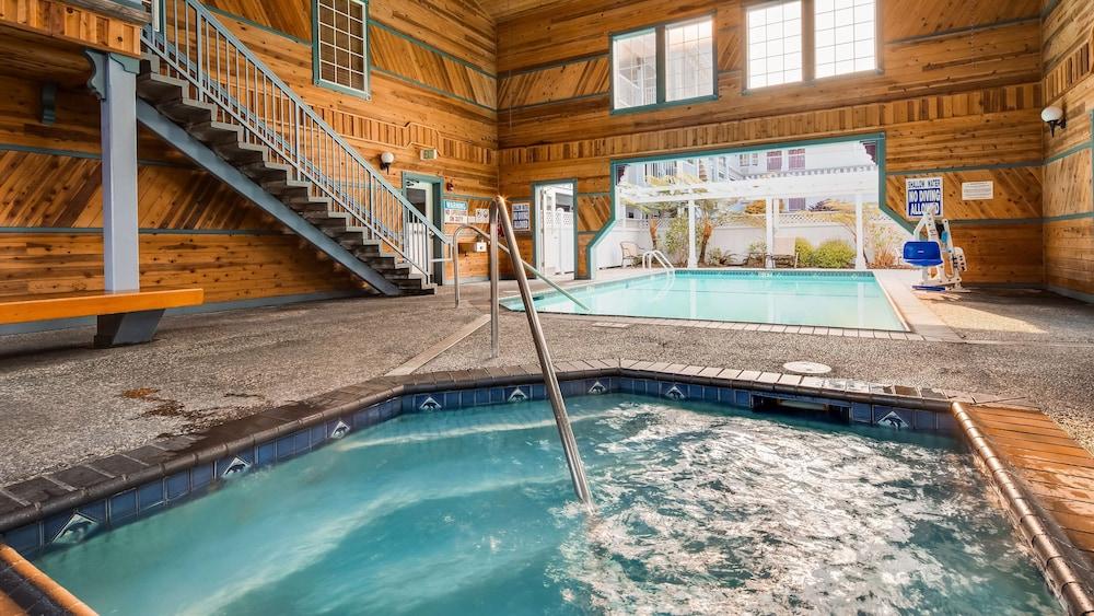 Best Western Plus Bayshore Inn - Indoor Pool