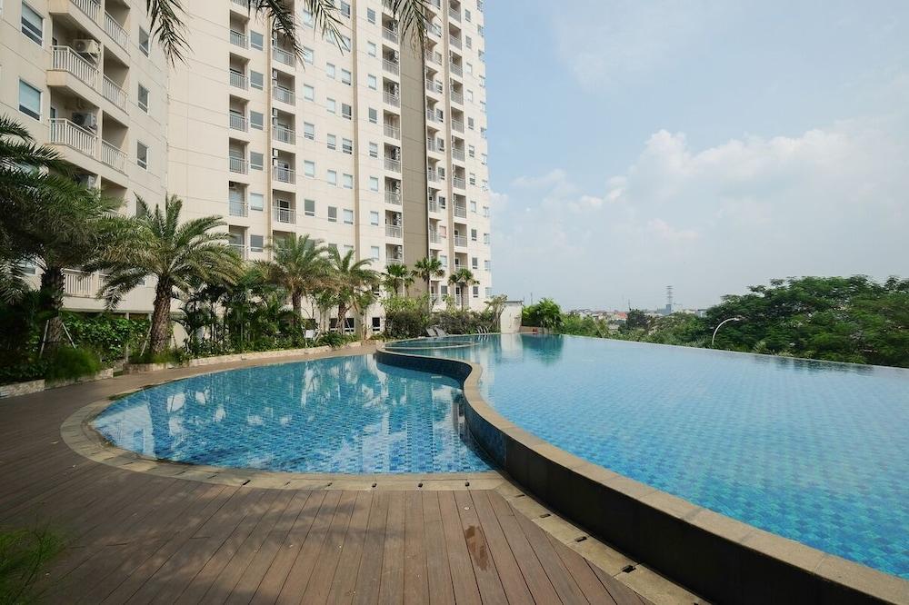 Cozy and Comfortable Studio (No Kitchen) Apartment at Mustika Golf Residence - Outdoor Pool