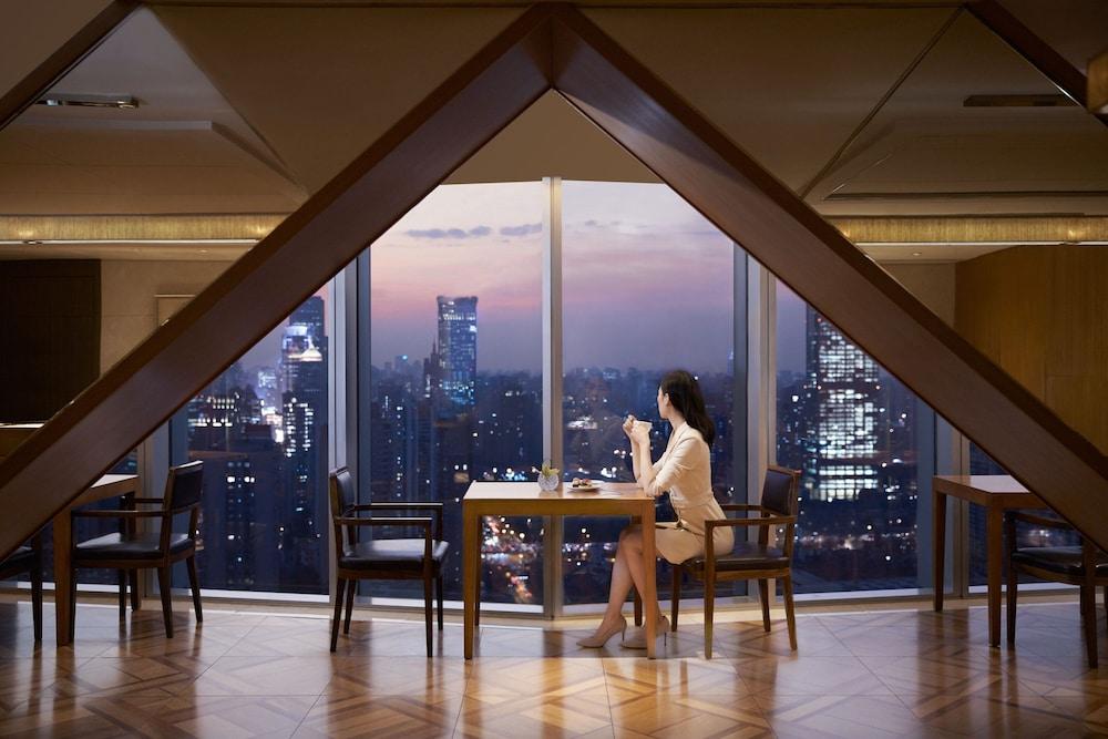 Shanghai Marriott Marquis City Centre - Featured Image