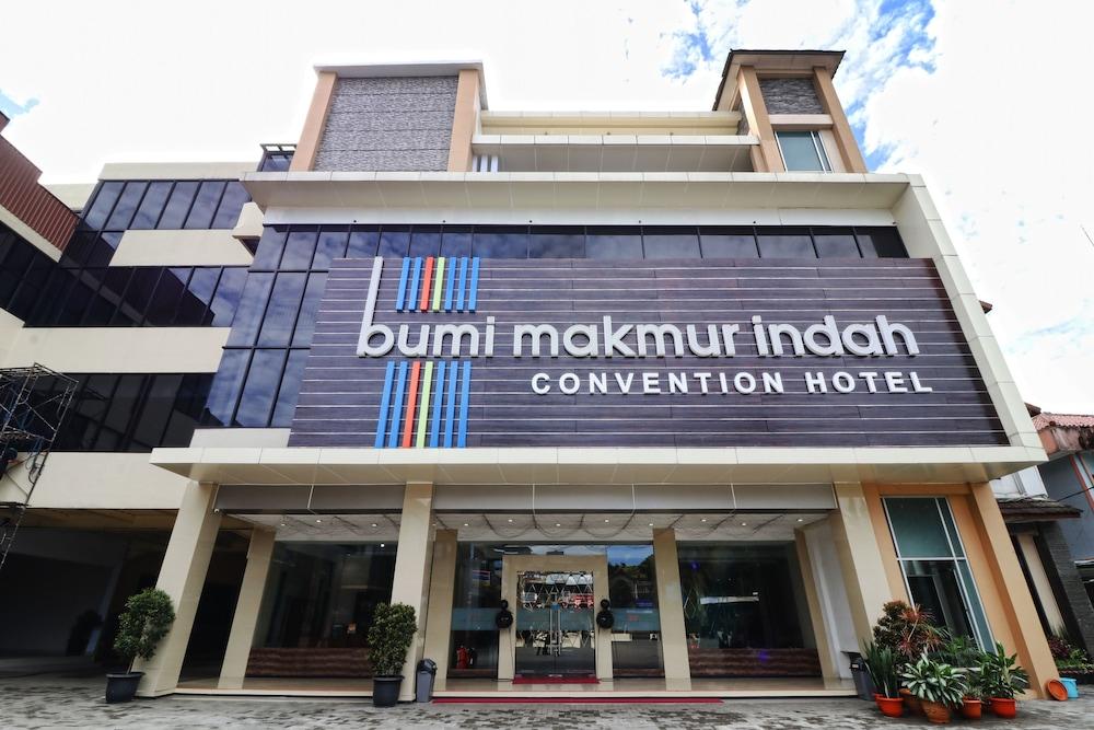 Hotel Bumi Makmur Indah - Featured Image