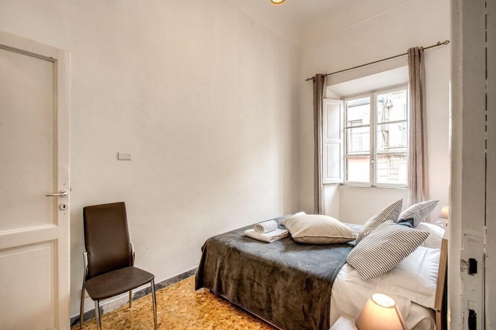 Colonna Suite Luxury - Termini Station Big Apartment - Room
