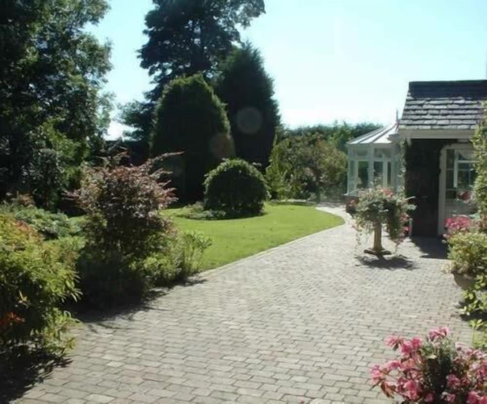 Bessiestown Country Guesthouse - Property Grounds