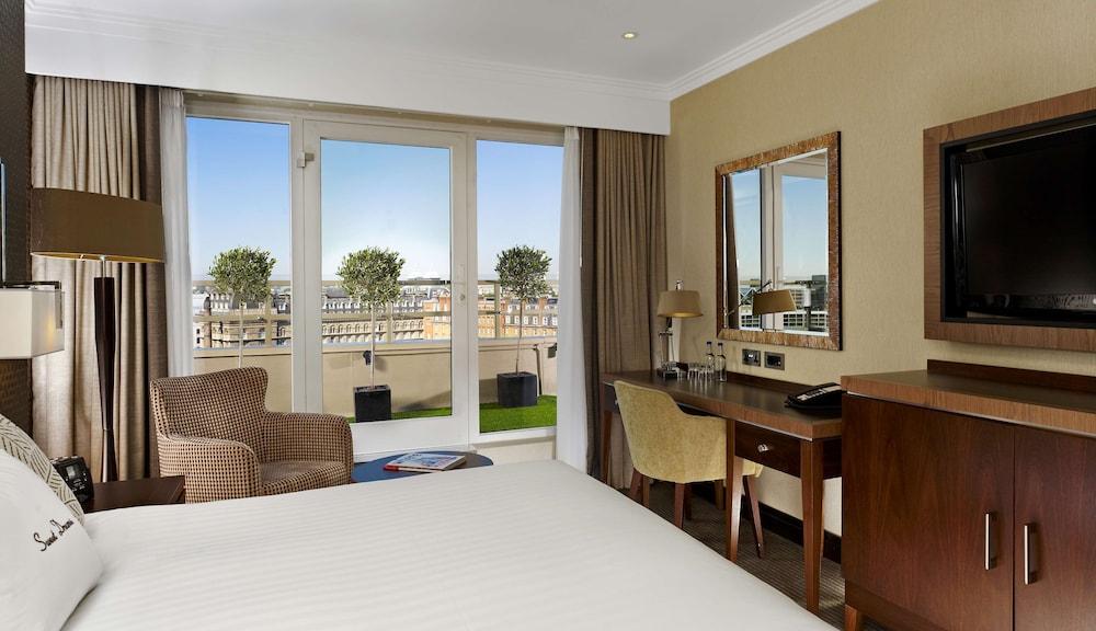 DoubleTree by Hilton London Victoria - Room