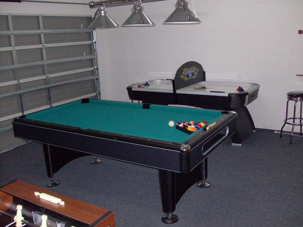 5 Bedroom Executive Pool Home With Games Room - Game Room
