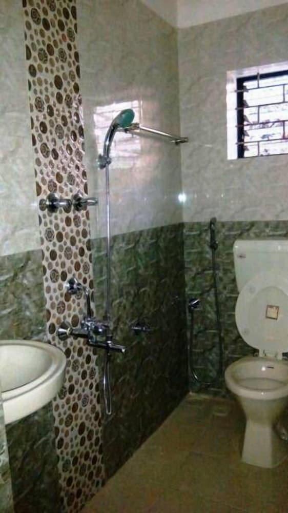 نهانجي هاوس غوا - Bathroom