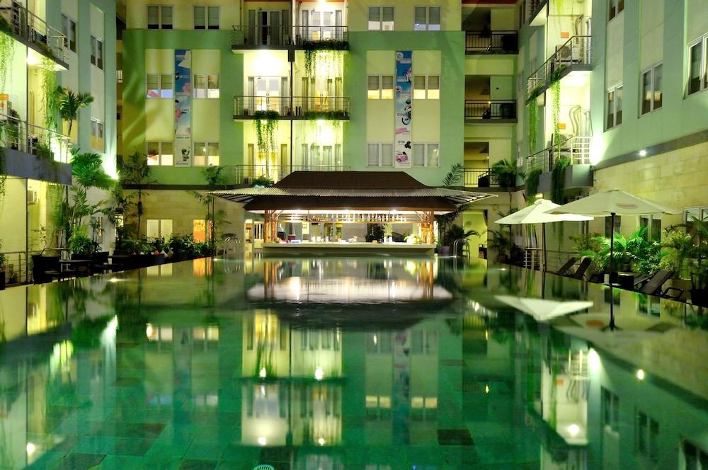 HARRIS Hotel & Residence Riverview Kuta - Bali - Interior