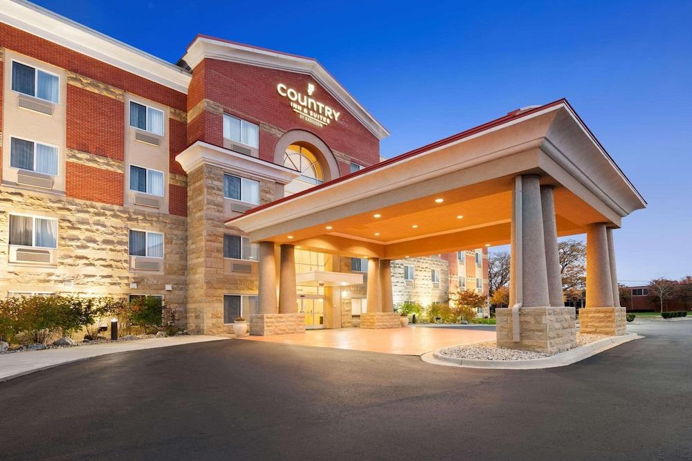 Country Inn & Suites by Radisson, Dearborn, MI - Exterior