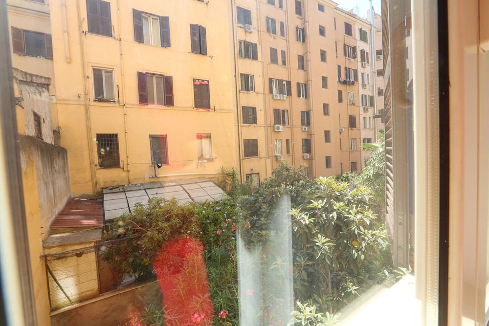Vanella Rome Domus - Exterior