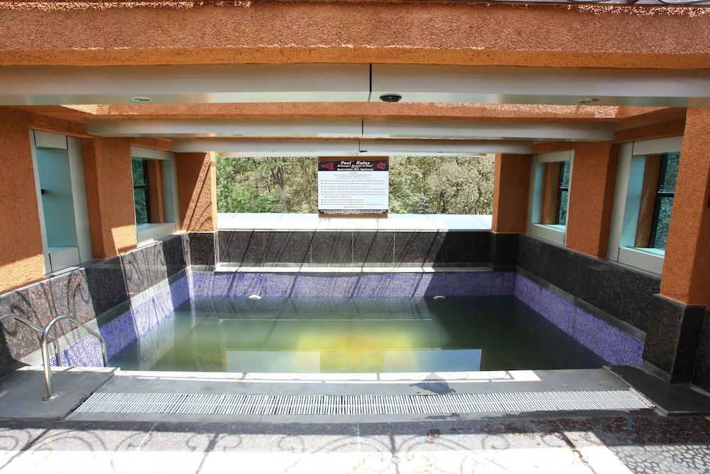 Hotel Tigers Roare' - Outdoor Pool