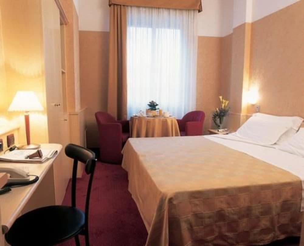 Hotel Sant'Ambroeus - Featured Image