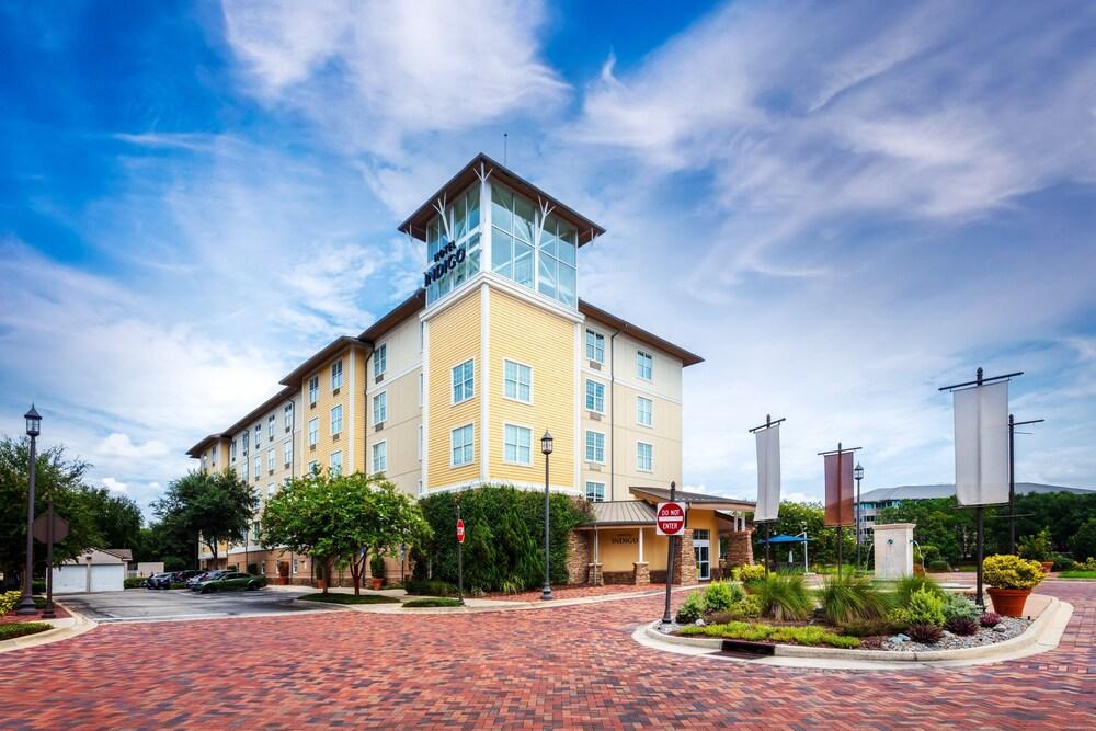 Hotel Indigo Jacksonville-Deerwood Park, an IHG Hotel - Featured Image