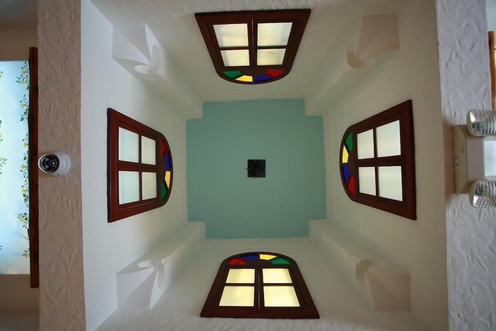Al Liwan Suites Rawdat Al Khail - Interior