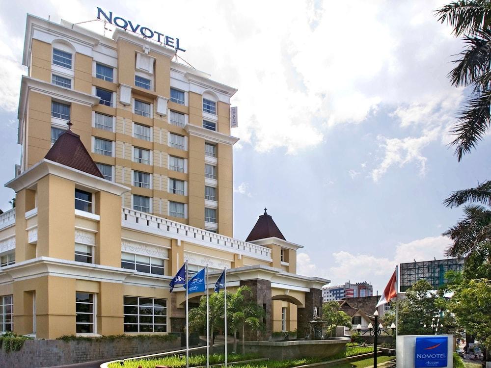 Novotel Semarang - Featured Image