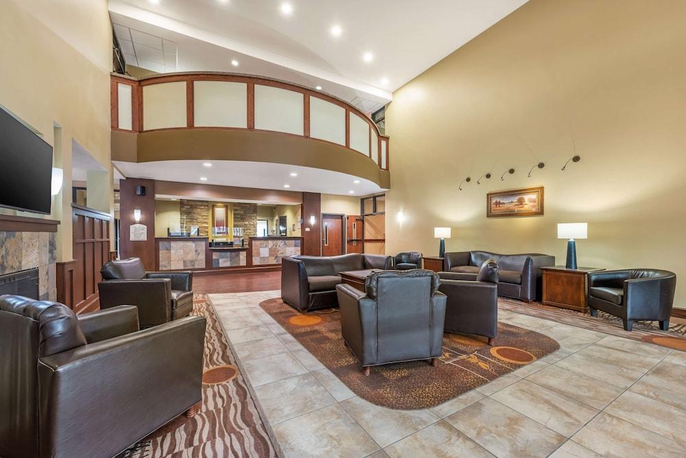 Best Western Plus Grand Island Inn & Suites - Lobby