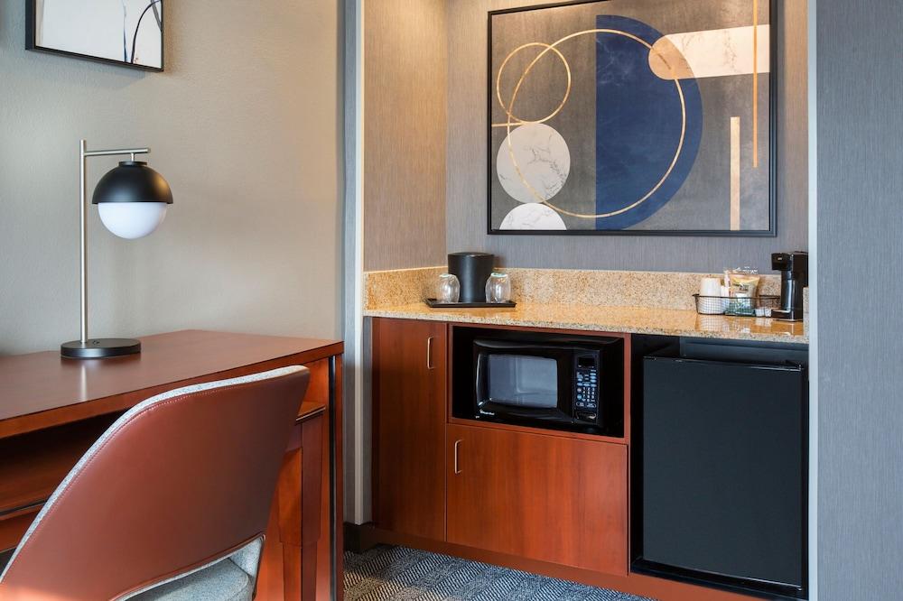 Courtyard by Marriott Tarrytown Westchester County - Room