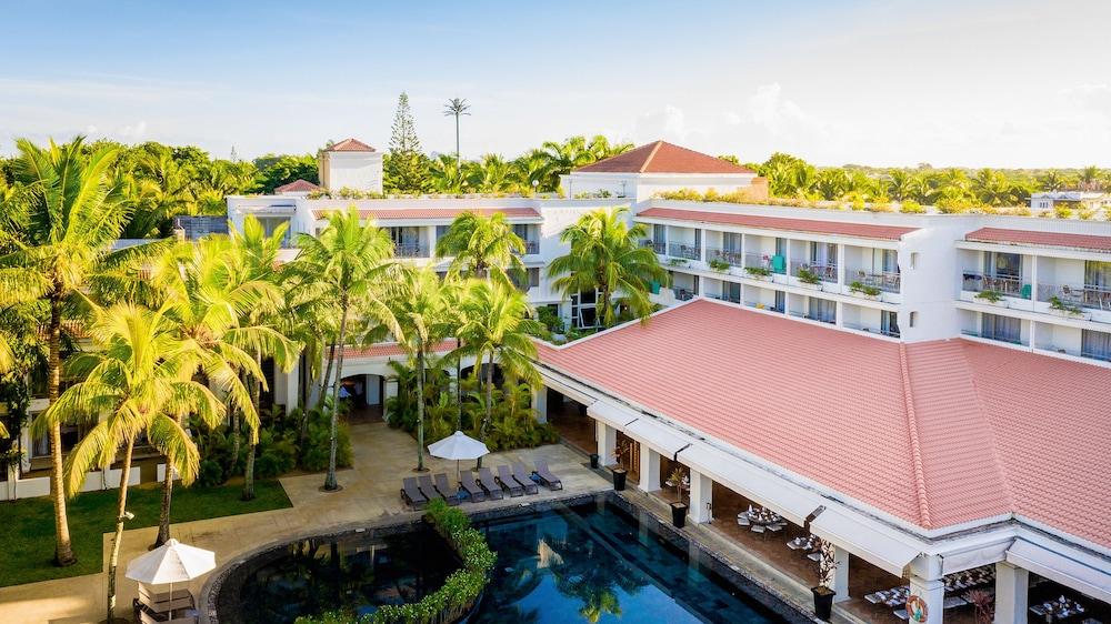 Mauricia Beachcomber Resort & Spa - Exterior