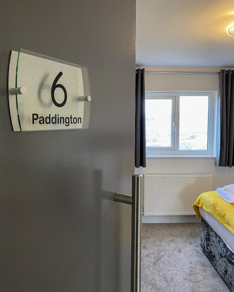 Paddington by Pureserviced - Room