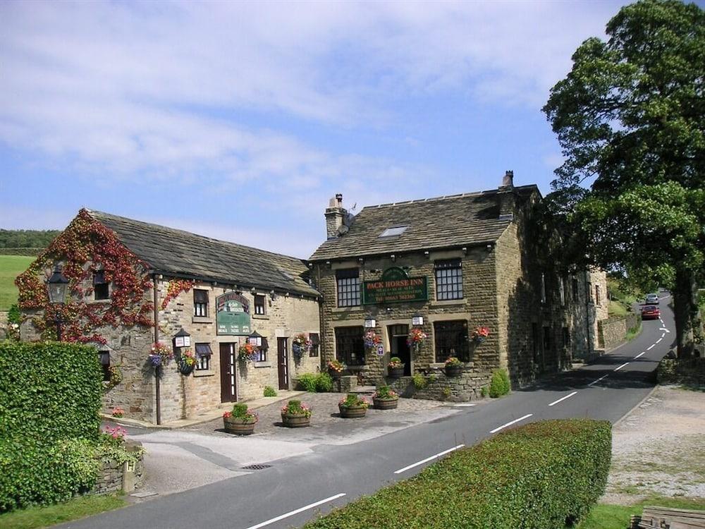 Pack Horse Inn - Featured Image