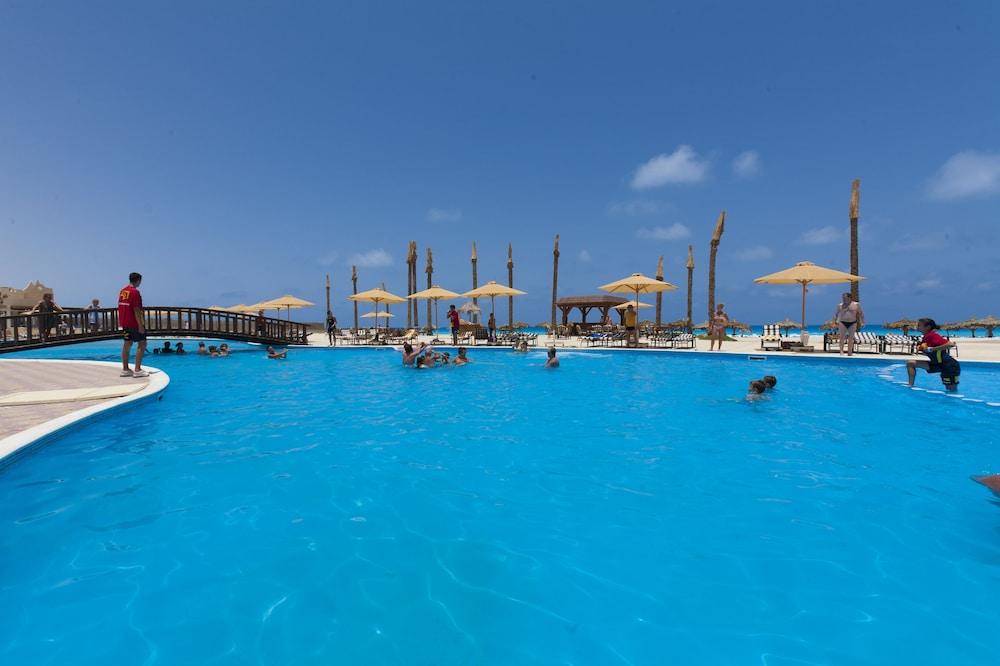Borg El Arab Beach Hotel - Outdoor Pool