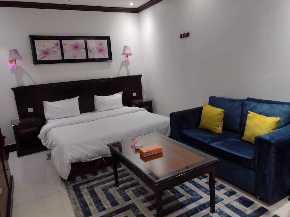 Deyala Hotel Suites - Room