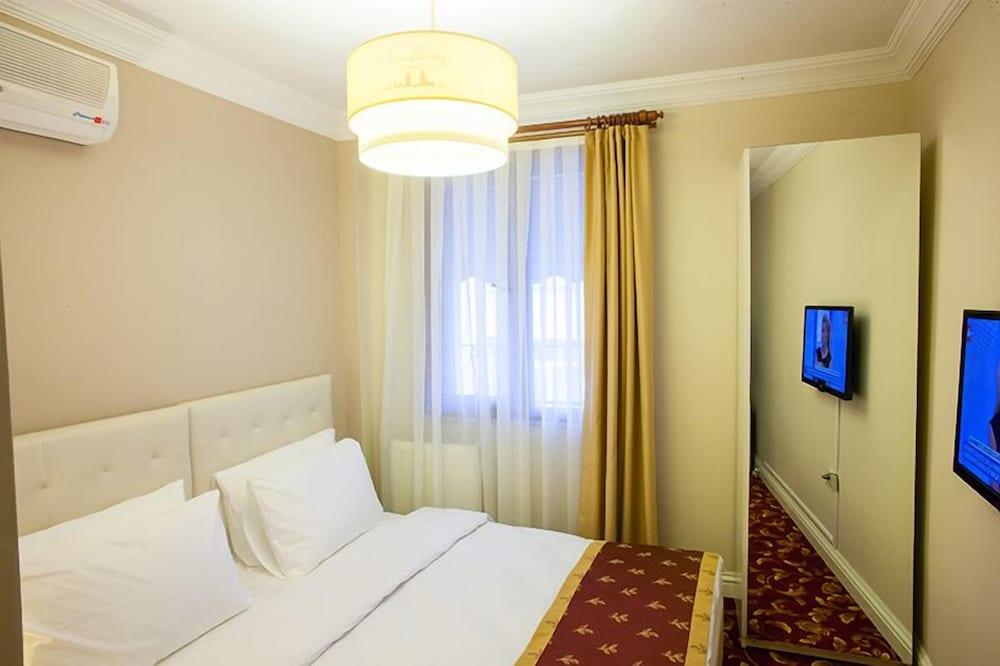 Istanburg Efes Hotel - Featured Image
