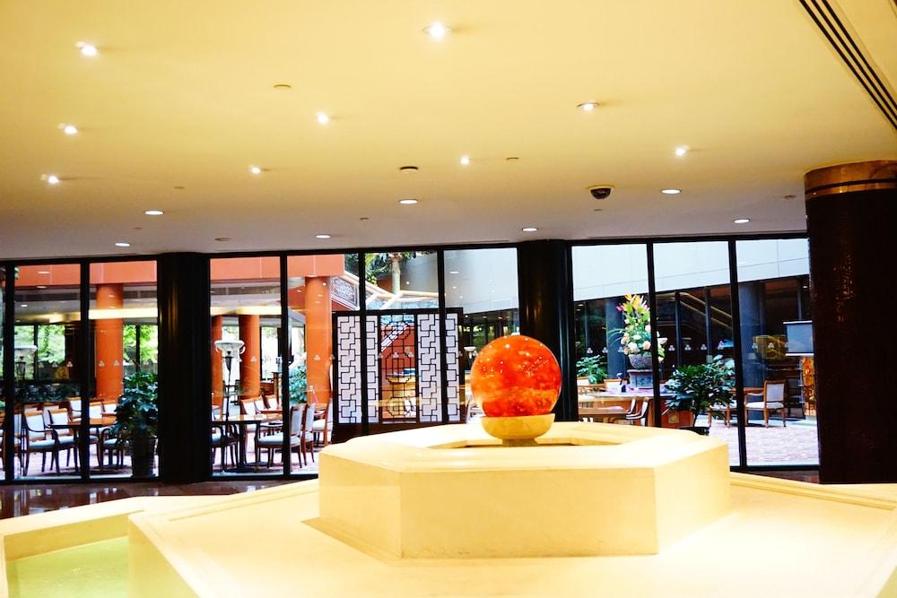 Capital Hotel - Lobby