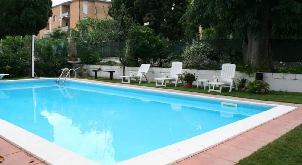 BB Desenzano - Outdoor Pool