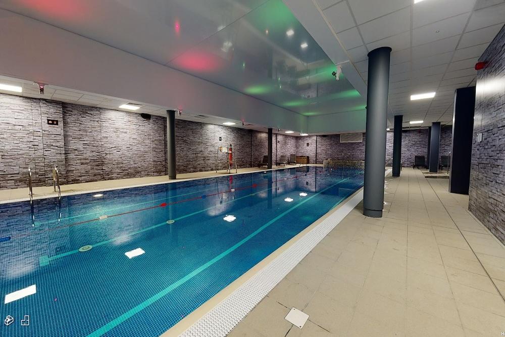 فيليدج هوتل براكنيل - Indoor Pool