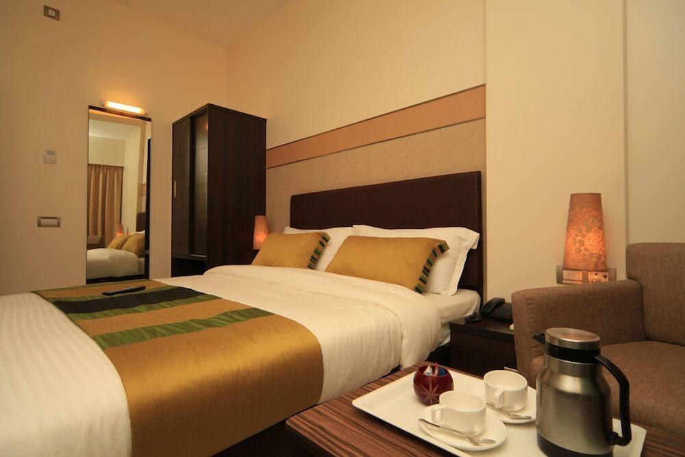 Centurion Hotel - Room