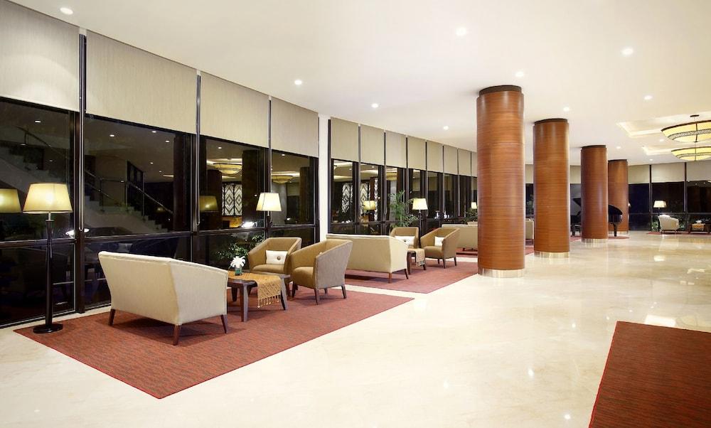 Hotel Santika Premiere Bintaro - Lobby Sitting Area