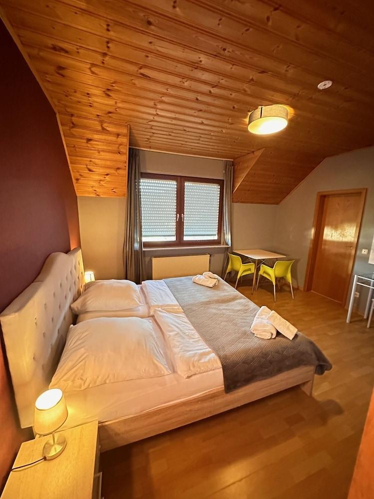 Green Seeblick Hotel & Hostel - Room