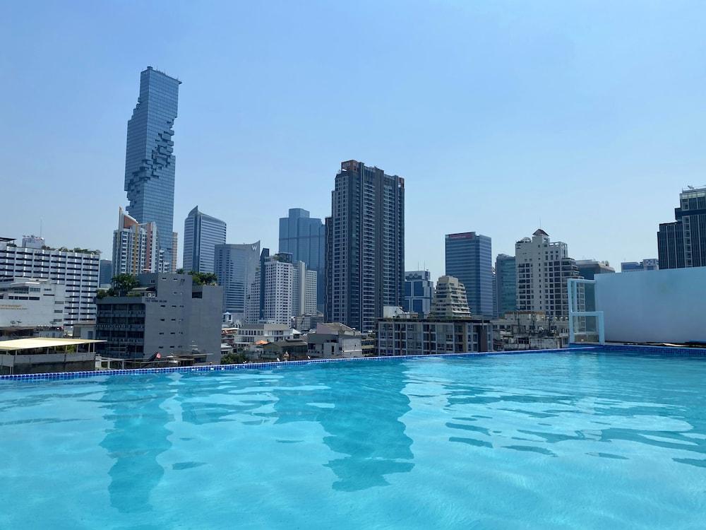 Sapphire Hotel Silom Bangkok - Rooftop Pool