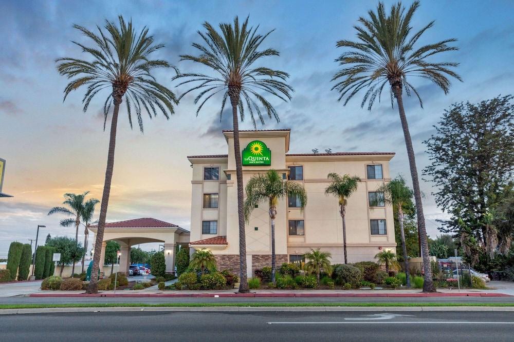 La Quinta Inn & Suites by Wyndham NE Long Beach/Cypress - Featured Image