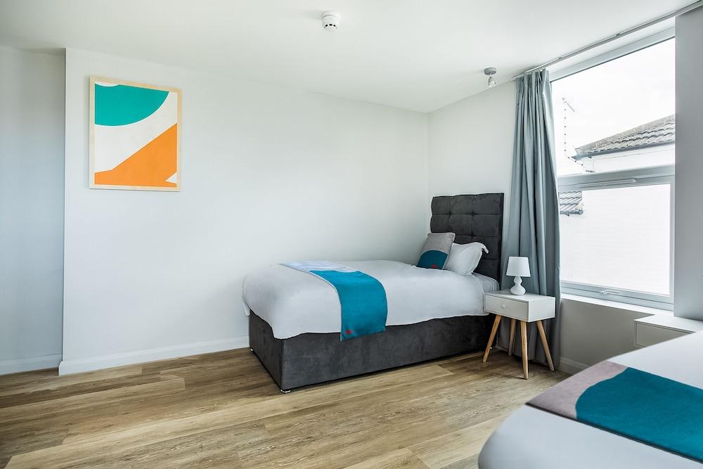 OYO Studiotel GY - Modern Hotel Apartments - Room