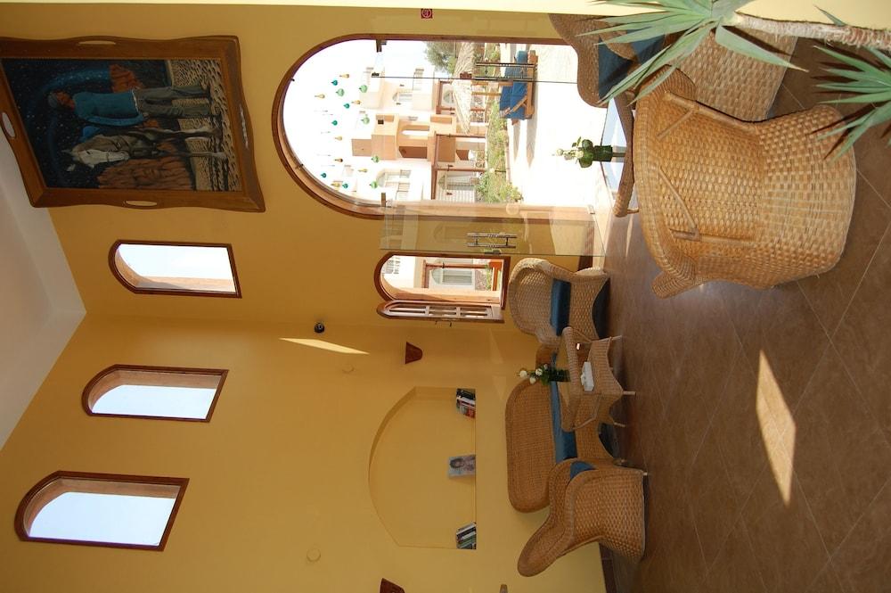 Sheikh Ali Dahab Resort - Lobby Sitting Area