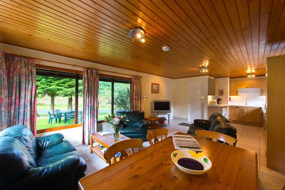 Kestrel Chalet - Living Room
