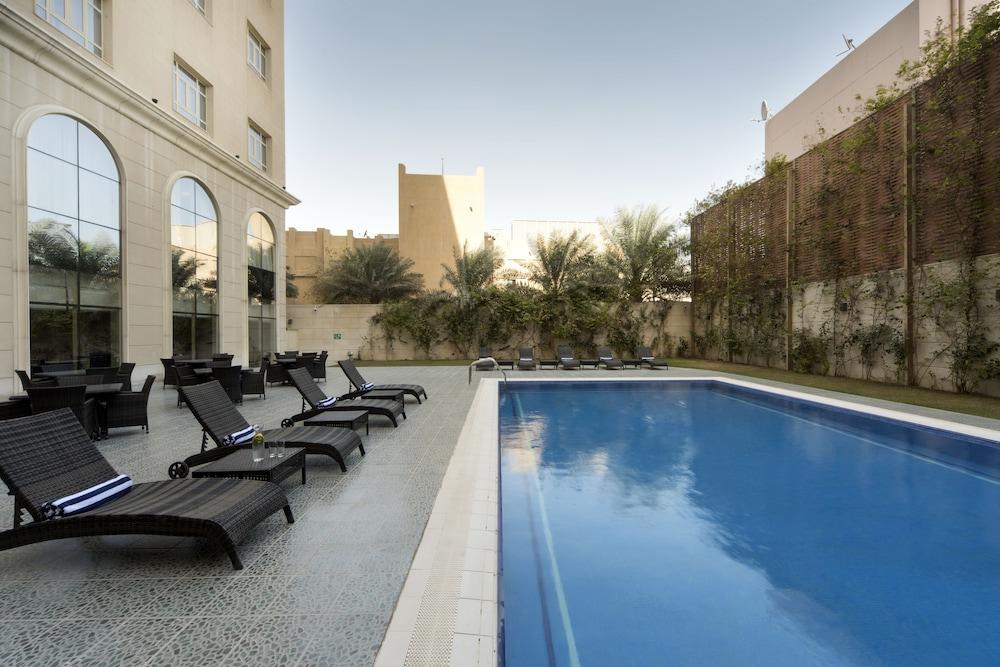 Concorde Hotel Doha - Outdoor Pool