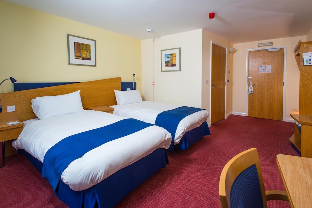 Holiday Inn Express Bradford City Centre, an IHG Hotel - Room