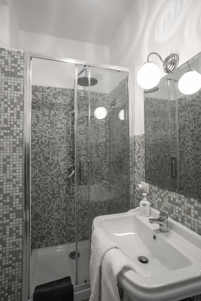 إكويليبري جيست هاوس - Bathroom