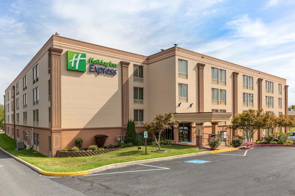 Holiday Inn Express Harrisburg SW - Mechanicsburg, an IHG Hotel - Featured Image