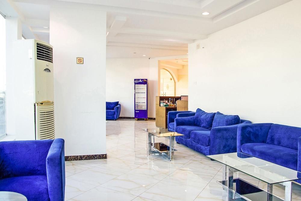 OYO 575 Massaya Hotel Apartments - Lobby